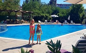 Family Apartments In Solmarin
